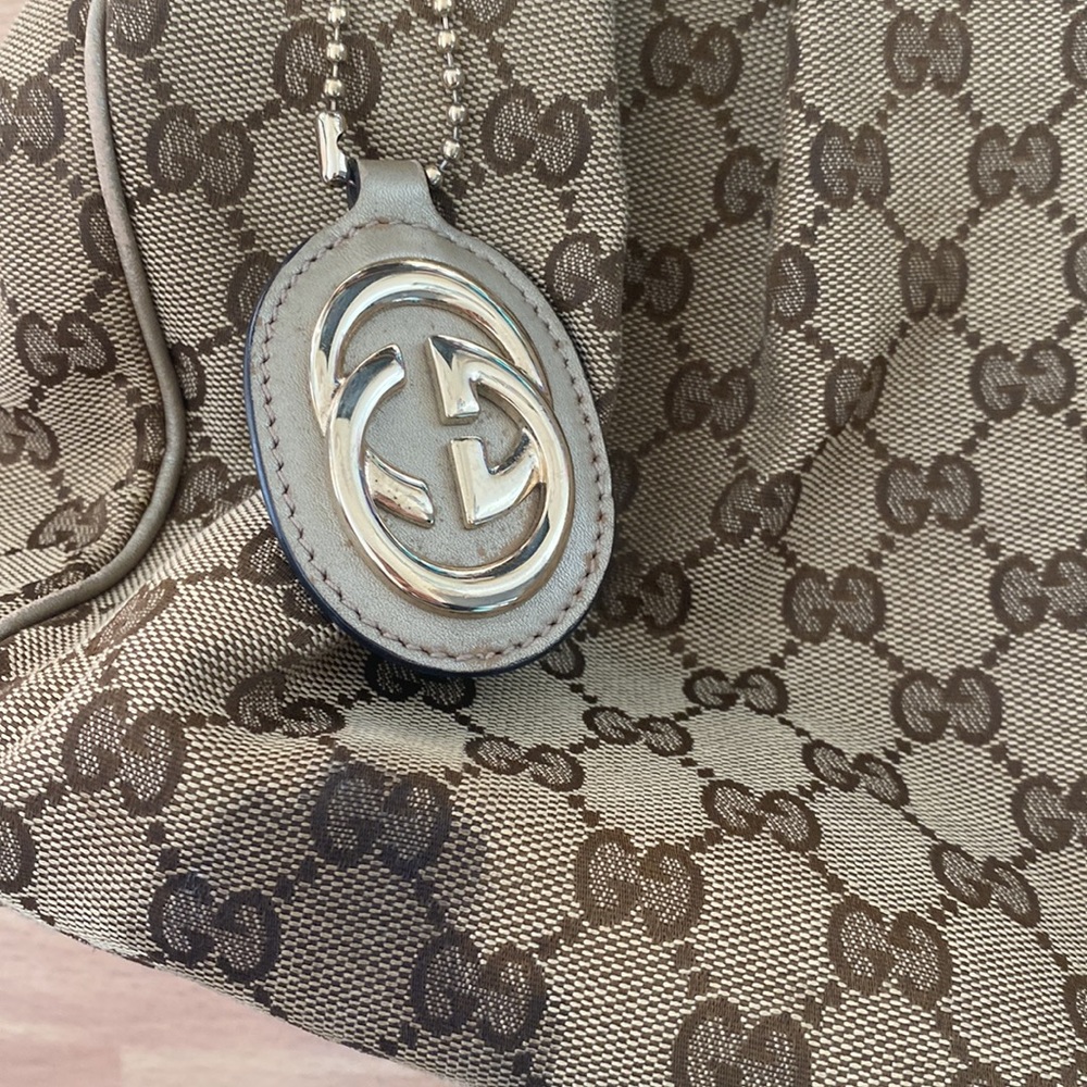 Gucci Tote - Picture 2 of 9
